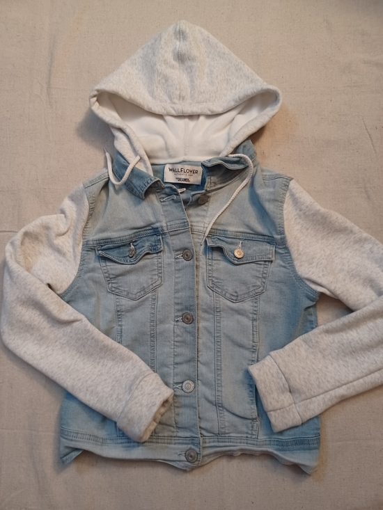 Wallflower Jackets & Blazers - Wallflower The Dreamer Fit Knit-Sleeve Hooded Jean Jacket Juniors Size Medium